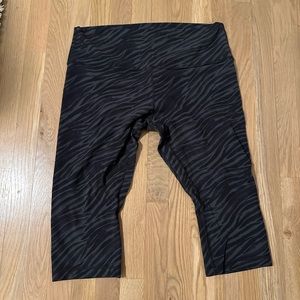Lululemon align crop size 16